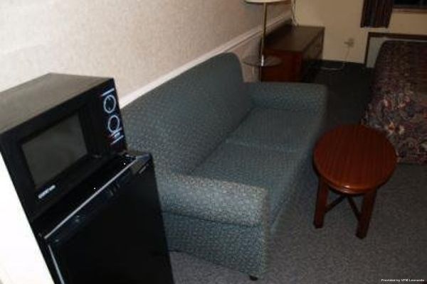 BUDGET INN CEDAR BLUFF VA (Cedar Bluff)